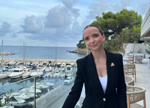 Célia Debatty, nouvelle sommelière du restaurant L’Oursin