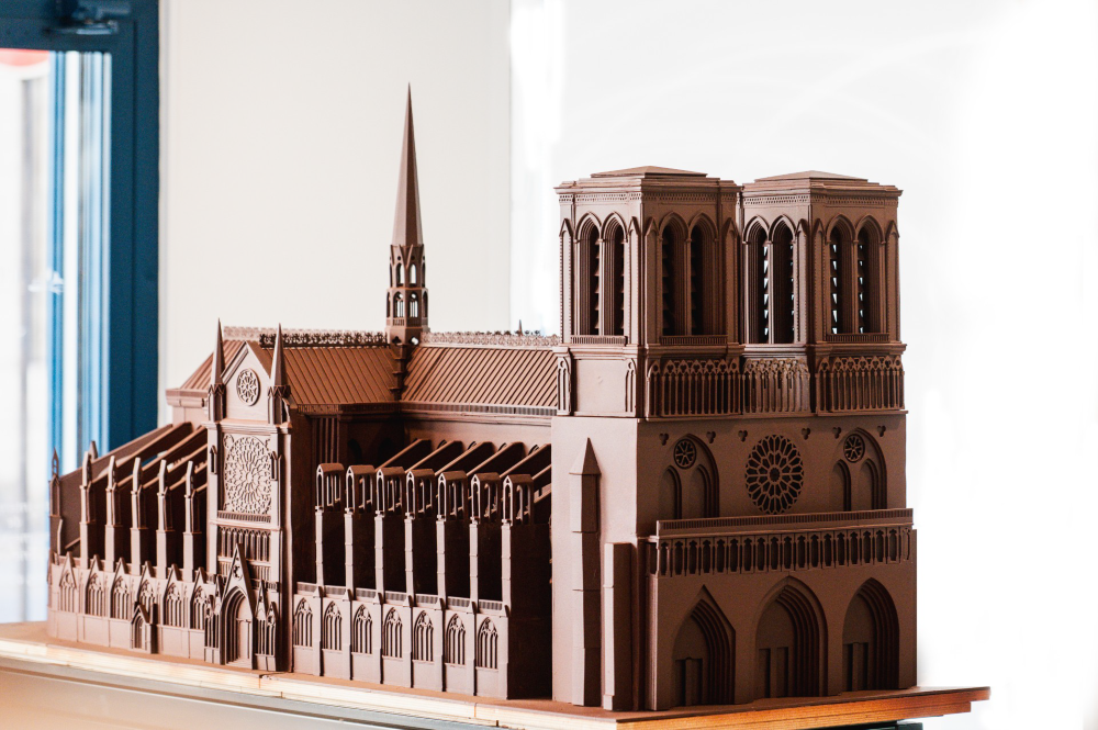 Valrhona signe une réplique en chocolat de la cathédrale Notre-Dame