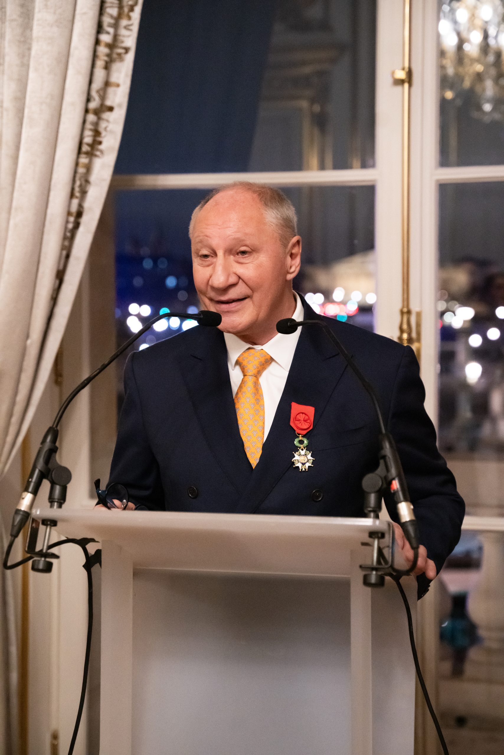 Éric Frechon a reçu ses insignes d’officier de la Légion d’honneur